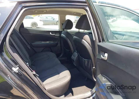 2017 Kia Optima Lx z USA, uszkodzony, nr VIN 5XXGT4L35HG121992